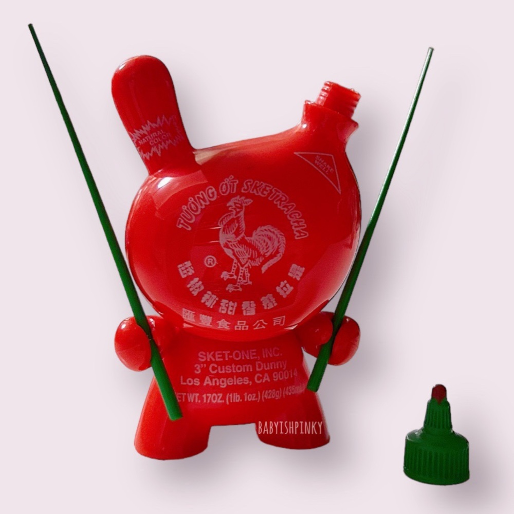 Kidrobot Sriracha Dunny Figurine (Full) - Picture 3 of 8